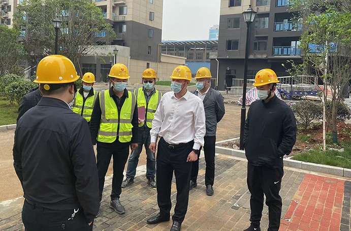 徐旭帶隊(duì)深入項(xiàng)目督導(dǎo)假期疫情防控、安全生產(chǎn)工作，看望慰問(wèn)一線職工02.jpg