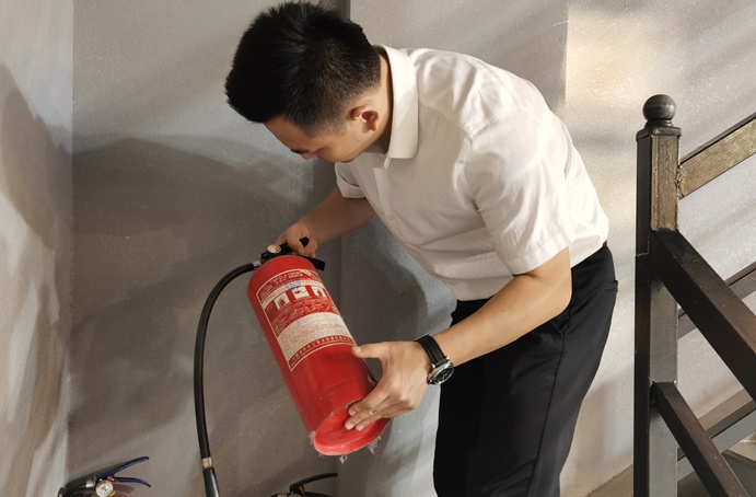 領(lǐng)導(dǎo)班子深入掛點項目督導(dǎo)項目建設(shè)和安全生產(chǎn)