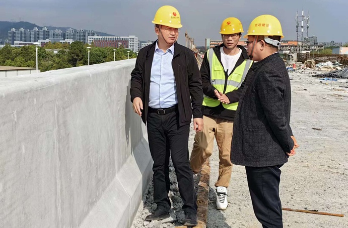王海龍深入S49楓生快速路提升改造工程項(xiàng)目檢查指導(dǎo) 王海龍深入S49楓生快速路提升改造工程項(xiàng)目檢查指導(dǎo)
