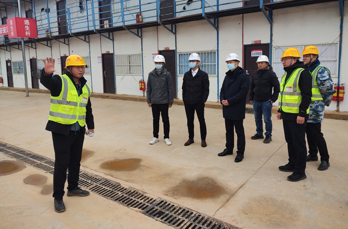 市政公用集團(tuán)安監(jiān)部部長(zhǎng)助理謝寶瓊到市政公用城三期項(xiàng)目檢查指導(dǎo) 市政公用集團(tuán)安監(jiān)部部長(zhǎng)助理謝寶瓊到市政公用城三期項(xiàng)目檢查指導(dǎo)