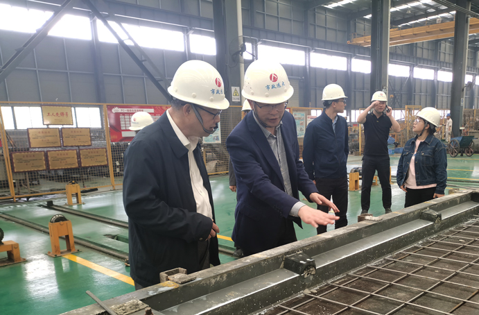 南昌市工業(yè)和信息化局裝備工業(yè)科副科長徐遠斌到市政遠大公司調(diào)研裝配式建筑 南昌市工業(yè)和信息化局裝備工業(yè)科副科長徐遠斌到市政遠大公司調(diào)研裝配式建筑
