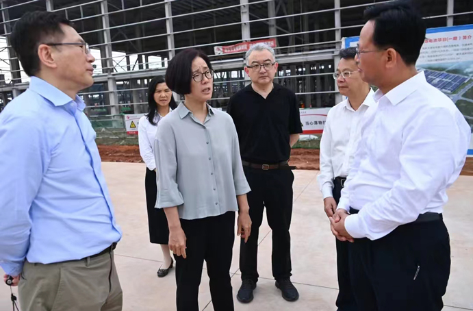 贛州市委書記吳忠瓊調研我司城西產業(yè)園項目 贛州市委書記吳忠瓊調研我司城西產業(yè)園項目