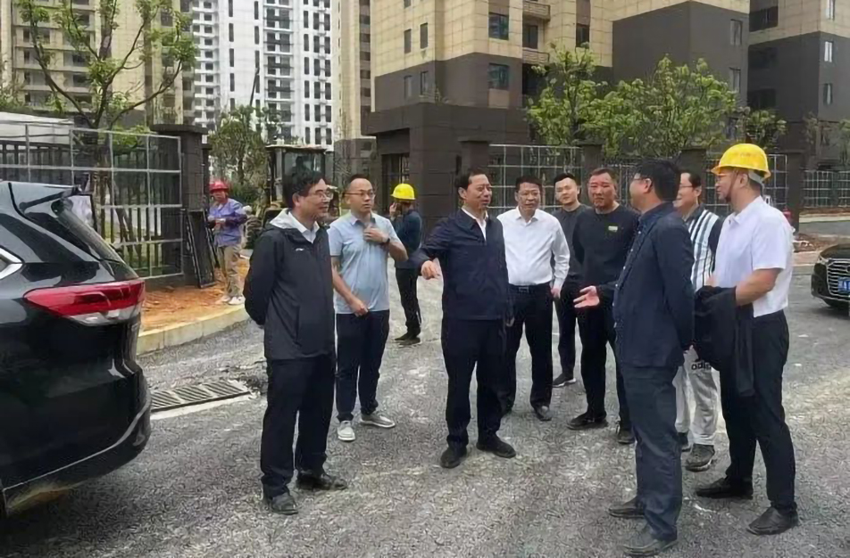 萬義輝到秦坊安置房、杭州路項(xiàng)目調(diào)研