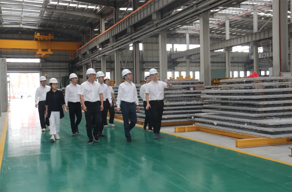 市政公用集團(tuán)黨委書記、董事長萬義輝到市政綠色建材科技產(chǎn)業(yè)園調(diào)研指導(dǎo)投產(chǎn)前工作