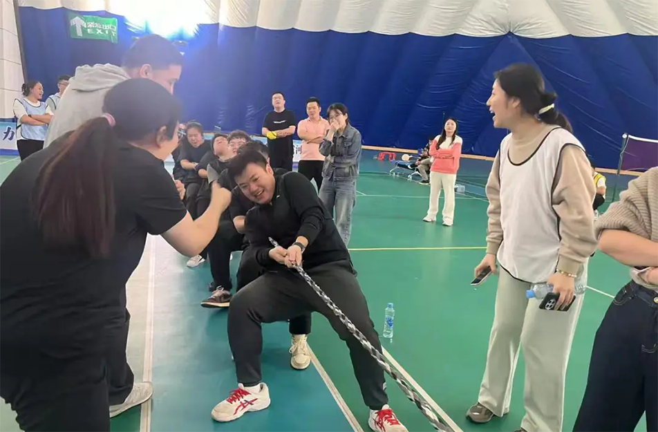 南昌市政建設(shè)集團(tuán)有限公司與新宇建設(shè)拔河團(tuán)建活動(dòng) 南昌市政建設(shè)集團(tuán)有限公司與新宇建設(shè)拔河團(tuán)建活動(dòng)