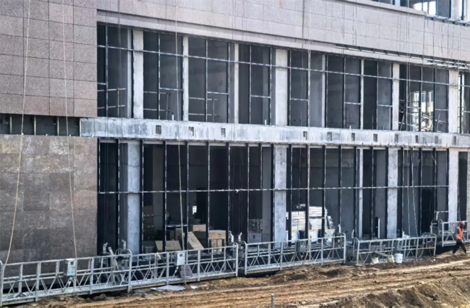 南昌市政建設(shè)集團(tuán)有限公司緊急開展強(qiáng)對(duì)流天氣專項(xiàng)安全檢查，全面排查設(shè)備加固、用電安全、排水防澇及應(yīng)急物資，筑牢極端天氣施工安全防線