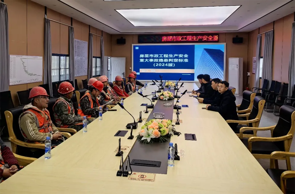 高處作業(yè)安全培訓(xùn)｜腳手架搭設(shè)、防墜落措施與事故警示教育