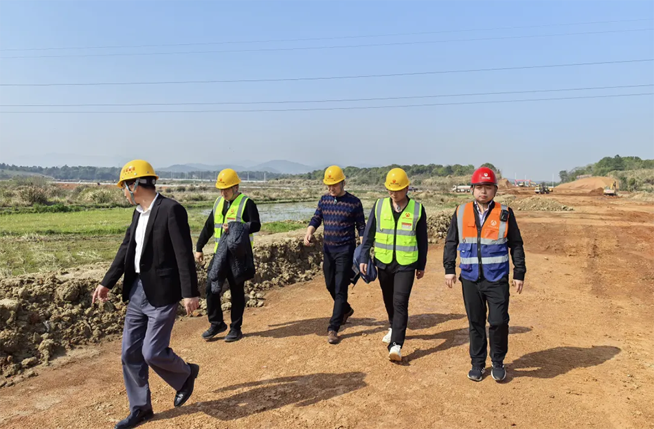 周天奇帶隊(duì)開展“五查五訪”監(jiān)督行動 嚴(yán)查四風(fēng)問題與安全生產(chǎn) 周天奇帶隊(duì)開展“五查五訪”監(jiān)督行動 嚴(yán)查四風(fēng)問題與安全生產(chǎn)