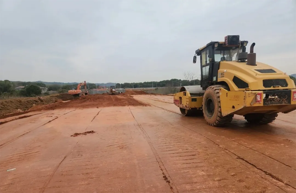 云翔大道項(xiàng)目路基全線貫通 | 飽和式施工加速推進(jìn)，助力區(qū)域交通升級(jí)