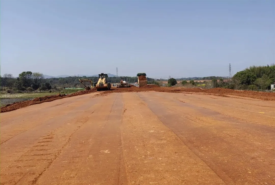 云翔大道項(xiàng)目路基全線貫通 | 飽和式施工加速推進(jìn)，助力區(qū)域交通升級(jí)